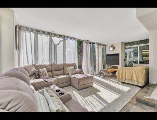 4 BEDROOM CLUSTER FOR SALE IN SUNNINGHILL
